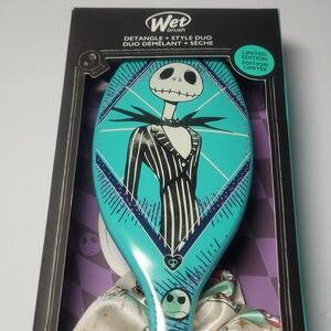 NEW Wet Brush Jack Nightmare Before Christmas Detangler & Scrunchie Set